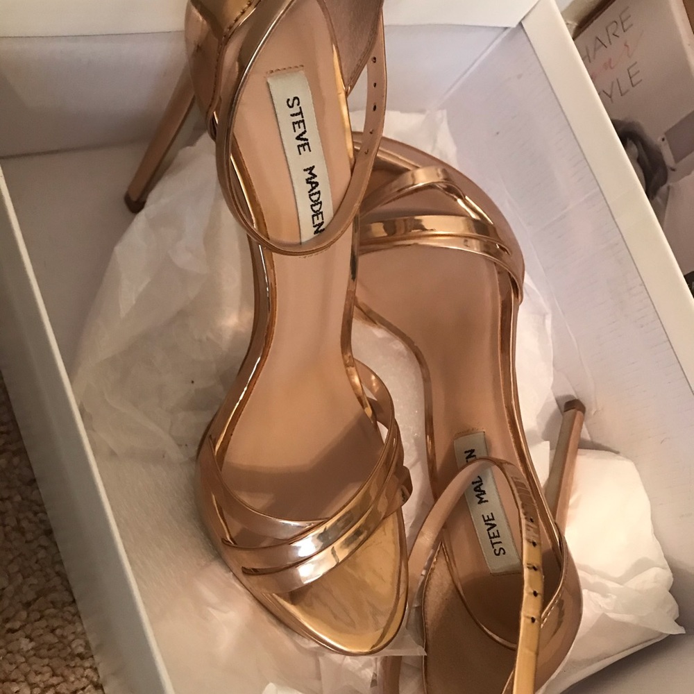 Rosegold Steve Madden sandal